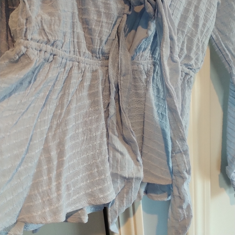 Francesca's Trixxi Light Blue Tie Front Blouse S - Picture 5 of 14